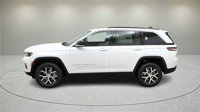 new 2025 Jeep Grand Cherokee car, priced at $42,479