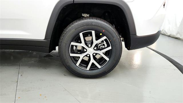 new 2025 Jeep Grand Cherokee car, priced at $42,479