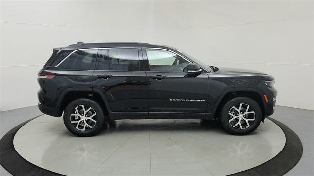 new 2024 Jeep Grand Cherokee car, priced at $46,001