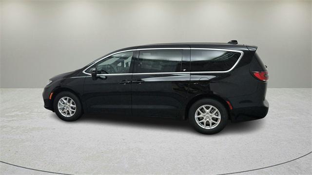 new 2025 Chrysler Pacifica car, priced at $44,925