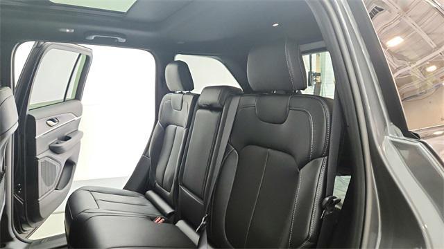 new 2025 Jeep Grand Cherokee car, priced at $45,207