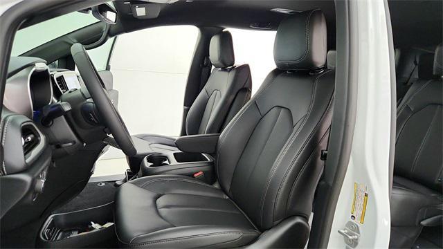 new 2026 Chrysler Pacifica car, priced at $44,043