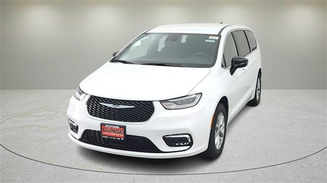 new 2026 Chrysler Pacifica car, priced at $44,043