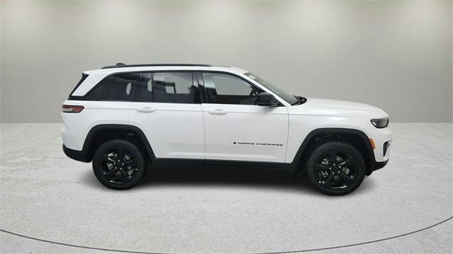 new 2024 Jeep Grand Cherokee car, priced at $38,821