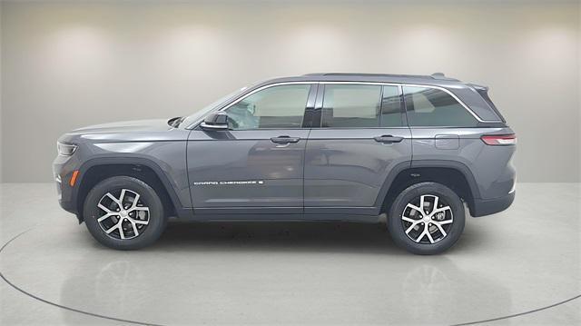 new 2025 Jeep Grand Cherokee car, priced at $43,579