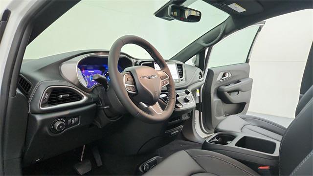 new 2025 Chrysler Pacifica car, priced at $39,645