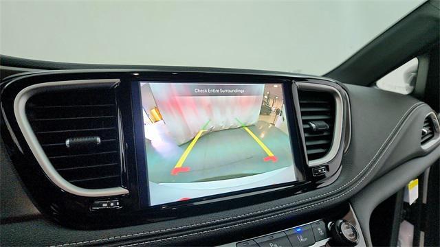 new 2025 Chrysler Pacifica car, priced at $39,645