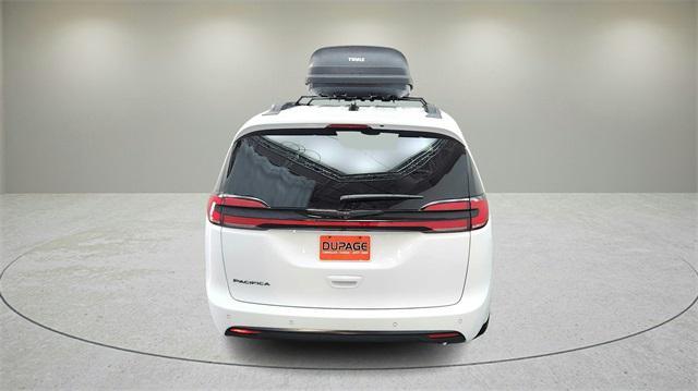 new 2025 Chrysler Pacifica car, priced at $39,645