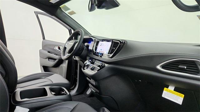 new 2025 Chrysler Pacifica car, priced at $40,395