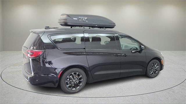 new 2025 Chrysler Pacifica car, priced at $40,395