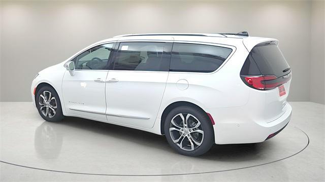 new 2024 Chrysler Pacifica car, priced at $44,667