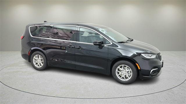 new 2025 Chrysler Pacifica car, priced at $39,085