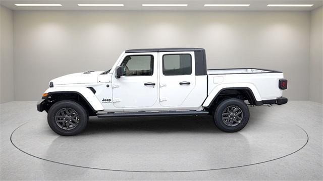new 2025 Jeep Gladiator car, priced at $41,661