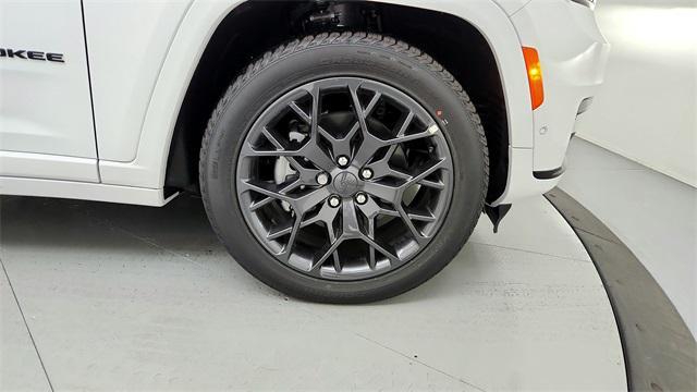 new 2025 Jeep Grand Cherokee L car, priced at $66,083