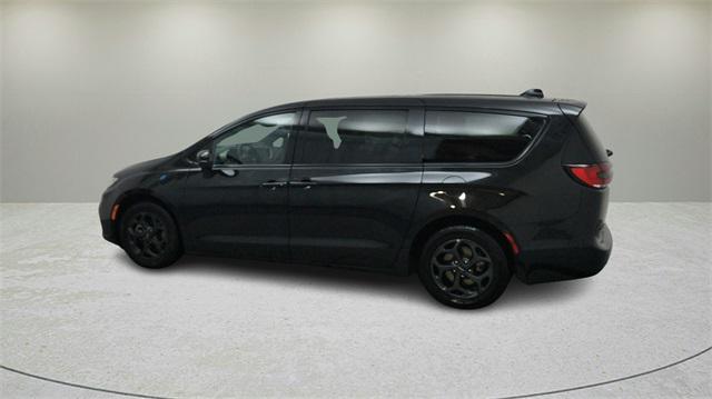 used 2022 Chrysler Pacifica Hybrid car, priced at $24,888