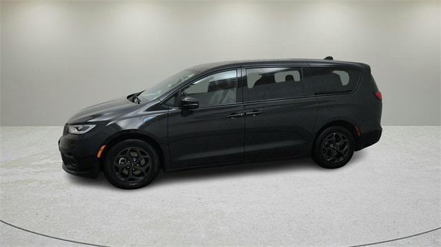 used 2022 Chrysler Pacifica Hybrid car, priced at $24,888