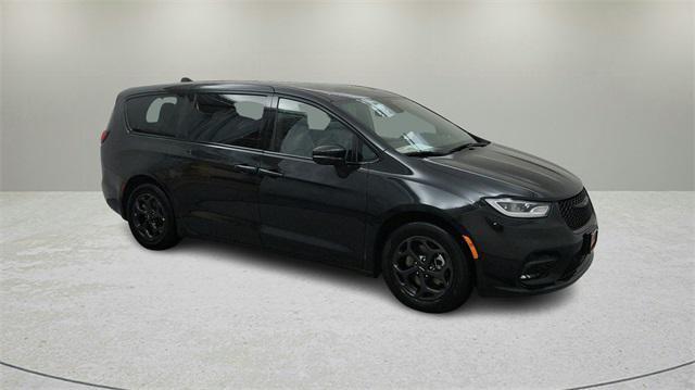 used 2022 Chrysler Pacifica Hybrid car, priced at $24,888