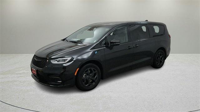 used 2022 Chrysler Pacifica Hybrid car, priced at $24,888