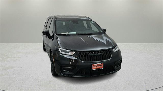 used 2022 Chrysler Pacifica Hybrid car, priced at $24,888