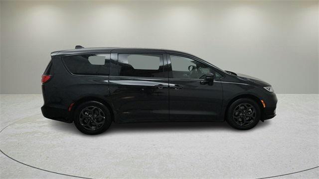 used 2022 Chrysler Pacifica Hybrid car, priced at $24,888