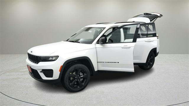 new 2024 Jeep Grand Cherokee car, priced at $40,321