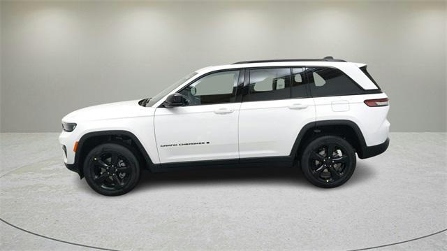 new 2024 Jeep Grand Cherokee car, priced at $40,321