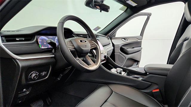 new 2025 Jeep Grand Cherokee car, priced at $42,759