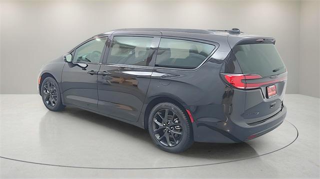 new 2025 Chrysler Pacifica car, priced at $46,240