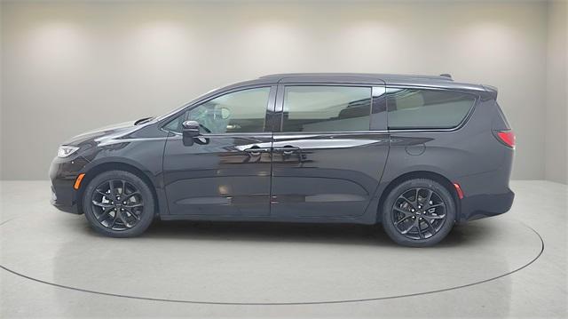 new 2025 Chrysler Pacifica car, priced at $46,240