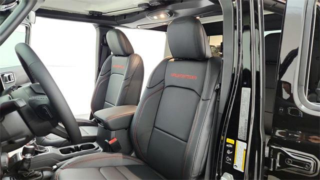 new 2025 Jeep Gladiator car, priced at $47,957