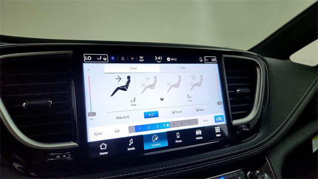new 2025 Chrysler Pacifica car, priced at $40,860