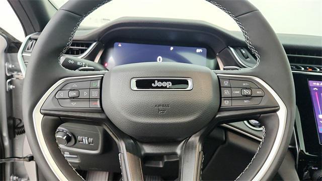 new 2025 Jeep Grand Cherokee car, priced at $40,452