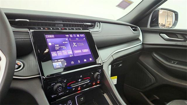 new 2025 Jeep Grand Cherokee car, priced at $40,452