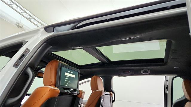 new 2025 Chrysler Pacifica car, priced at $48,648