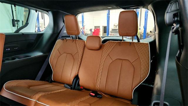 new 2025 Chrysler Pacifica car, priced at $48,648