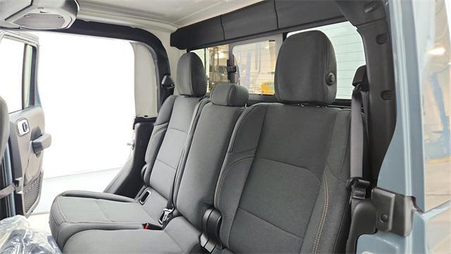new 2025 Jeep Gladiator car, priced at $38,804