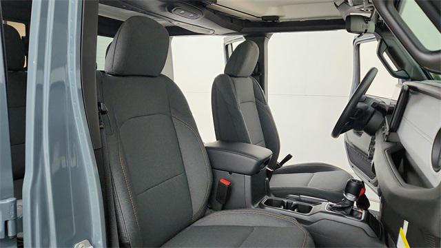new 2025 Jeep Gladiator car, priced at $38,804