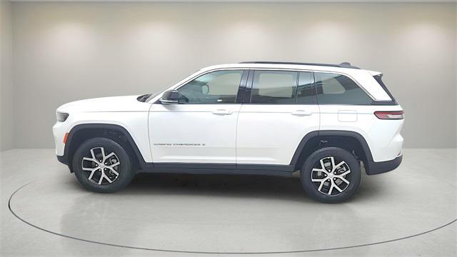 new 2025 Jeep Grand Cherokee car, priced at $44,294