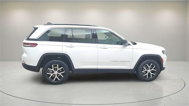 new 2025 Jeep Grand Cherokee car, priced at $44,294