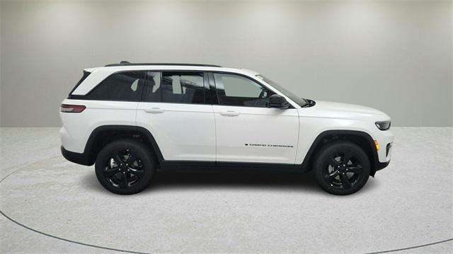 new 2024 Jeep Grand Cherokee car, priced at $40,321