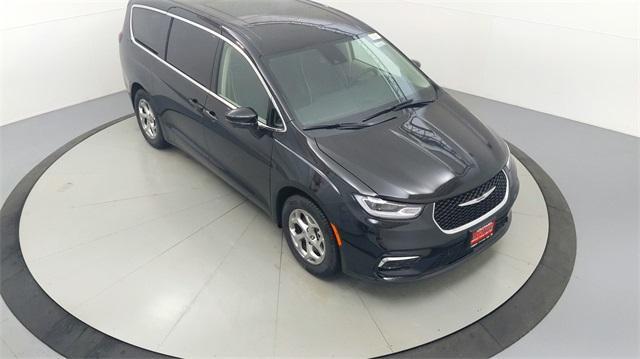 new 2024 Chrysler Pacifica car, priced at $47,659