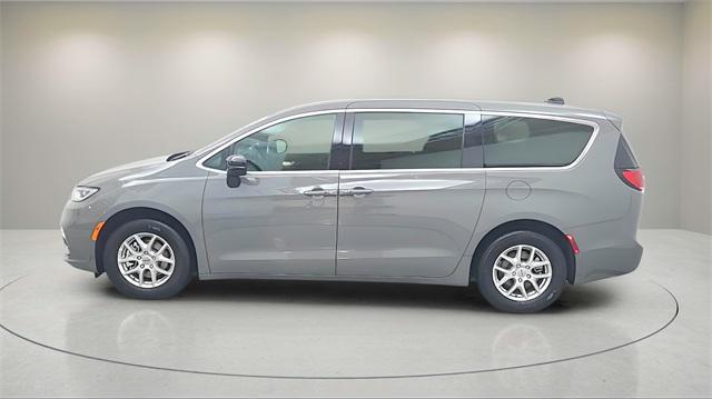 new 2025 Chrysler Pacifica car, priced at $38,033