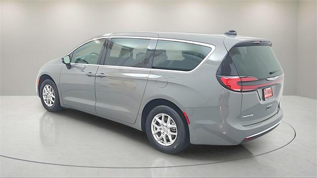 new 2025 Chrysler Pacifica car, priced at $38,033