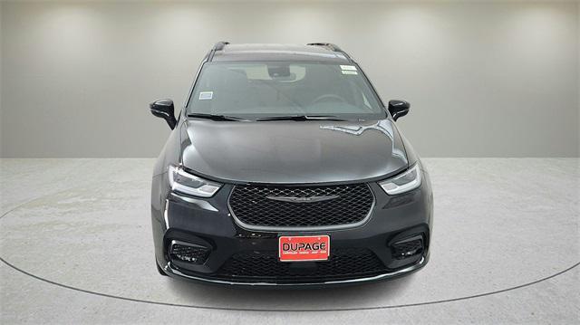 new 2025 Chrysler Pacifica car, priced at $39,645