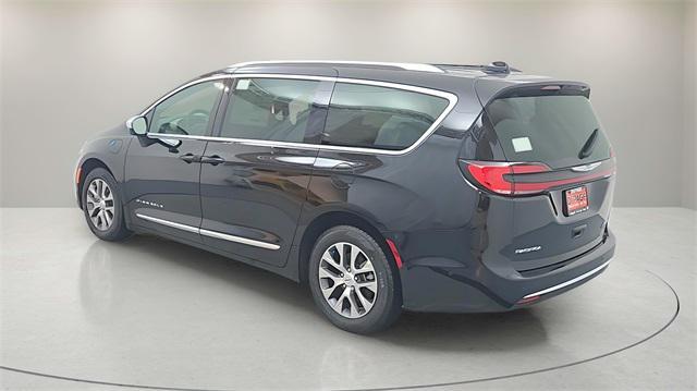 new 2025 Chrysler Pacifica car, priced at $51,508