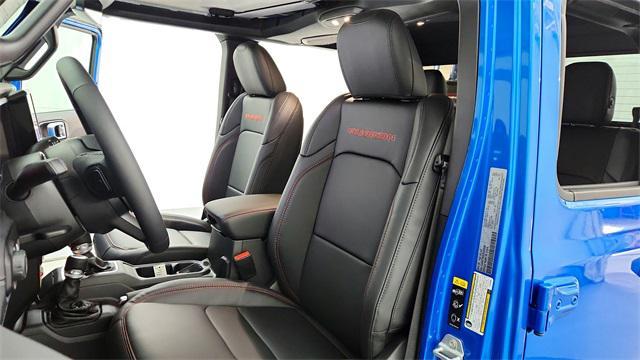 new 2025 Jeep Gladiator car, priced at $53,649