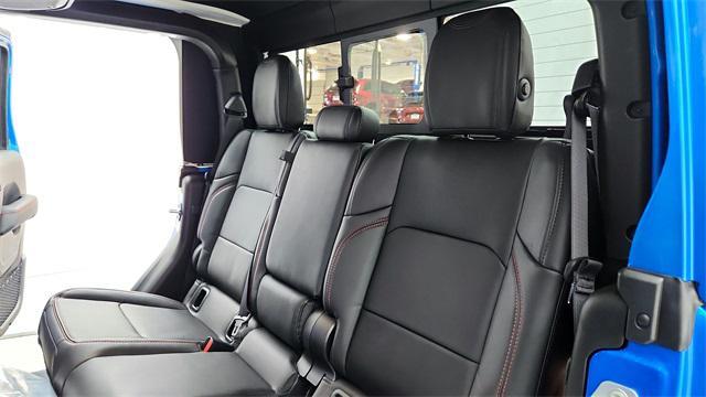 new 2025 Jeep Gladiator car, priced at $53,649