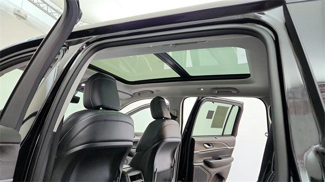 used 2023 Jeep Grand Cherokee car, priced at $31,522