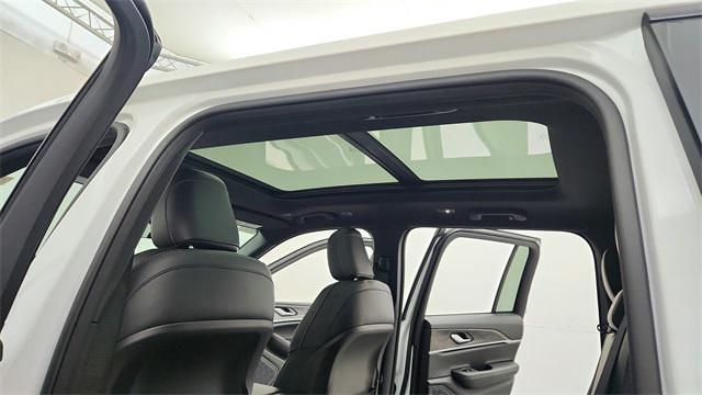 new 2025 Jeep Grand Cherokee car, priced at $45,148
