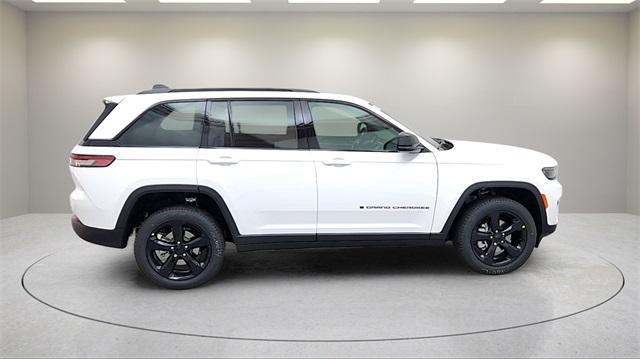 new 2025 Jeep Grand Cherokee car, priced at $45,148